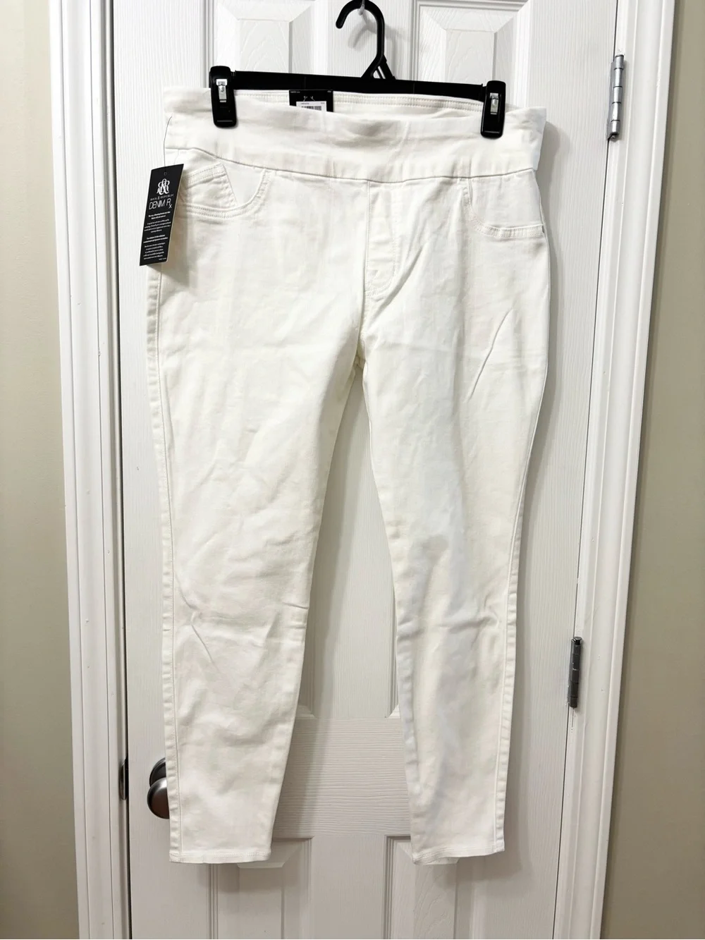 Rock & Republic Fever Legging Plus Size 18 Short Pull-On Slimming White Pants